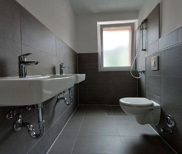 Geräumige 2-Zimmer-Whg mit Balkon in gedämmtem Haus - Photo 3