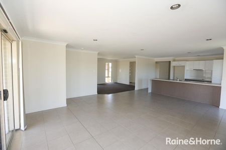 Modern Family Home with Huge Yard & Side Access! - Photo 4