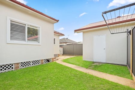 UPDATED FOUR BEDROOM HOME WITH WATER & ELEC INCLUDED - Photo 3