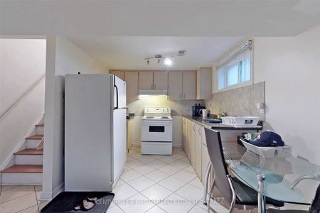 For Lease - 1658 Corkstone Glade, Mississauga, Ontario - Photo 3