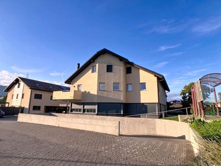 Beautiful Renovated Duplex - Photo 5