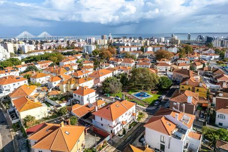 4 bedroom luxury Detached House for rent in Lisbon, Portugal - Photo 5