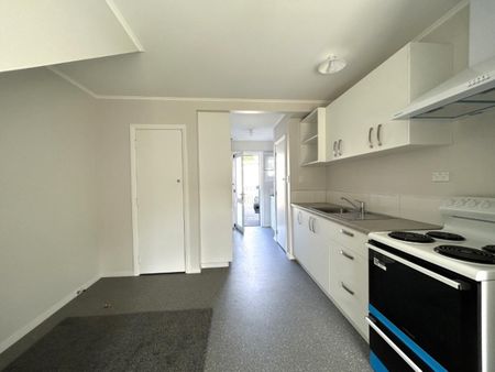 Warm 3 Bedroom Home Close to Nelson City - Photo 3