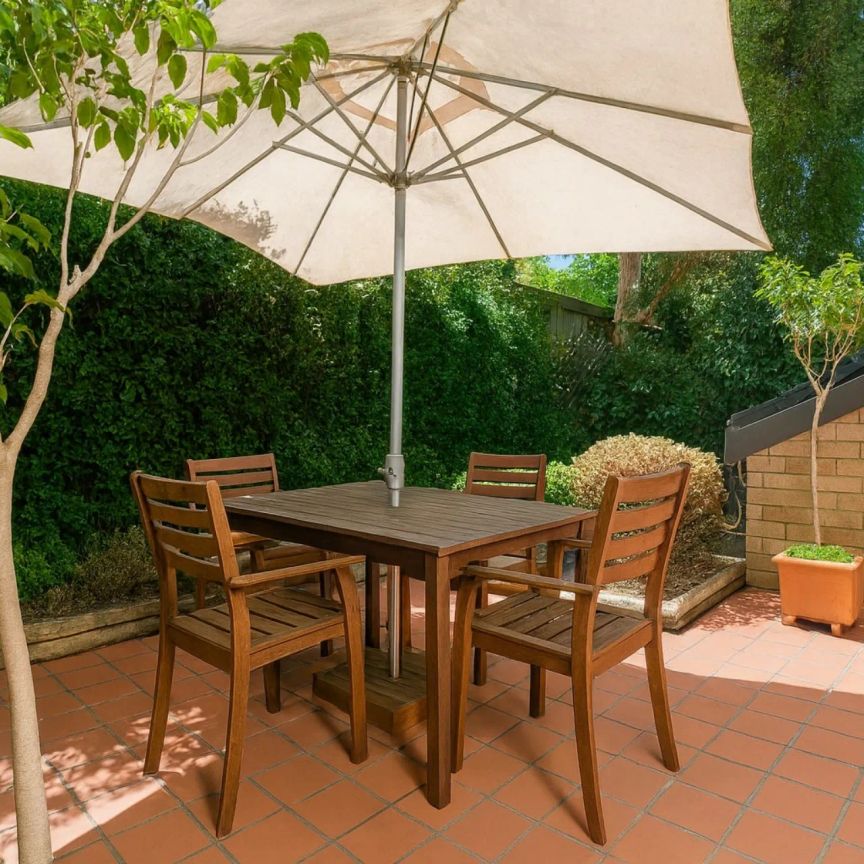 Well Appointed Townhouse - Photo 1