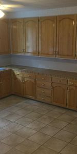 GRAND 5-1/2 À LOUER PRÈS UNIVERSITÉ DE SHERBROOKE - Photo 3