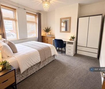1 bedroom in a house share to rent - Photo 2