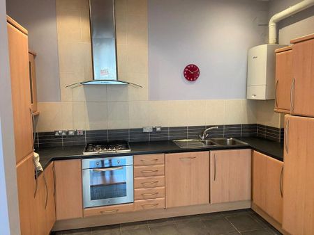 2 bedroom flat to rent - Photo 2