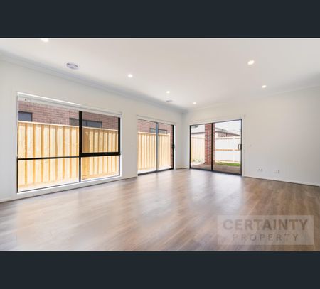 10 Yildiz Street, Charlemont, Vic 3217 - Photo 2
