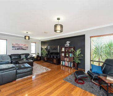 Modern home with plenty of space - Photo 2