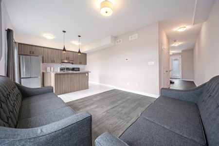 For Lease - 5672 Dorchester Road Unit# 4, Niagara Falls, Ontario - Photo 2