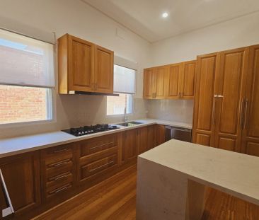 49 Barkers Road, Kew. - Photo 2