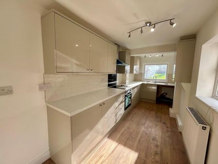 2 bedroom terraced house to rent - Photo 3