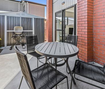 Fully Furnished two Bedroom Home - Photo 4