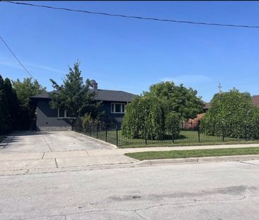 For Lease - 384 Ashbury Road, Oakville, Ontario - Photo 1
