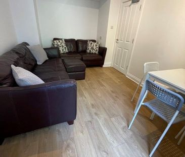 5 Bed Terraced House, Bear Road, BN2 - Photo 2