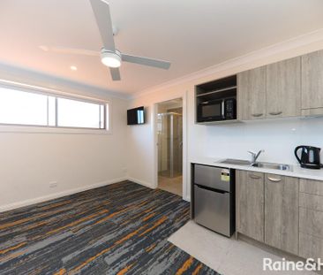Stylish Studio in Kingsford Close to UNSW & Light Rail - Photo 5