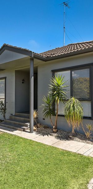 Family Home In Fantastic Location - Photo 1