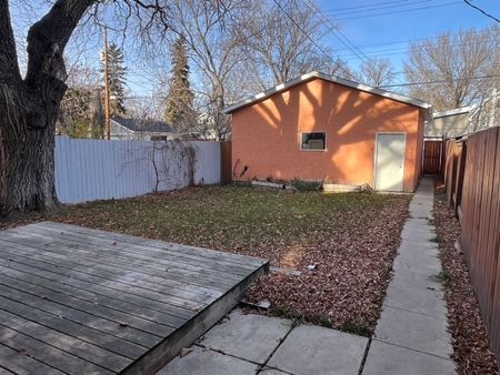 1 Bedroom Basement Suite In Nutana - Photo 3