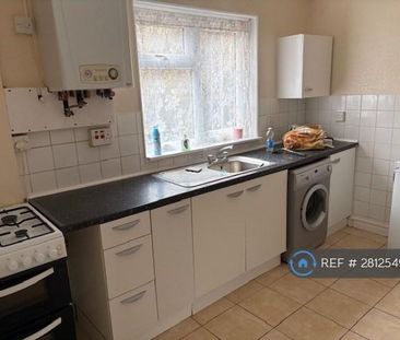 1 bedroom in a house share to rent - Photo 4