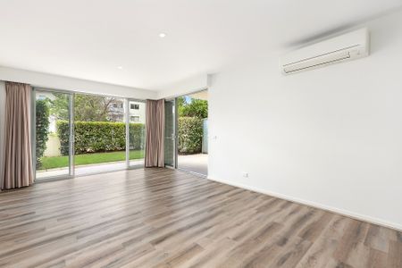 Single level. Private. Convenient. - Photo 4
