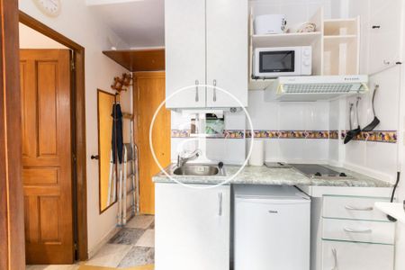 Monthly rental apartment with one bedroom suite and balcony in the center of Madrid - Photo 2