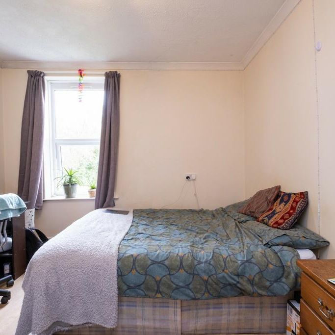 6 bedroom detached house to rent - Photo 1