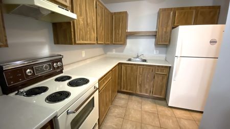 203-4724 Uplands Drive - Photo 2