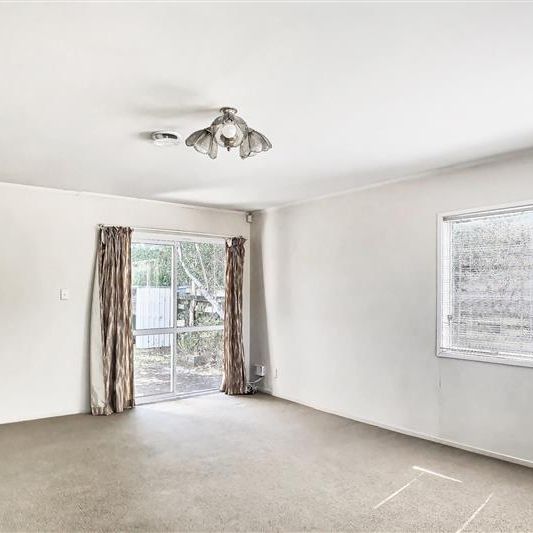 REMUERA - 3 Bedroom House - Photo 1