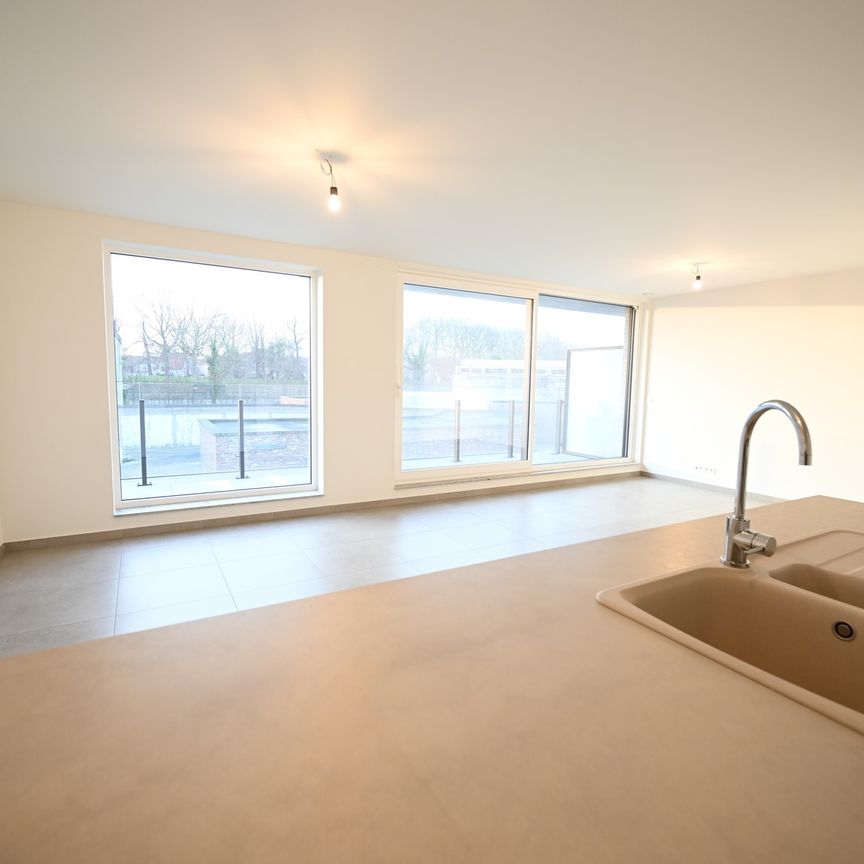 RUIM & SUBLIEM appartement met AUTOSTAANPLAATS nabij centrum Sint-Kruis - Foto 1