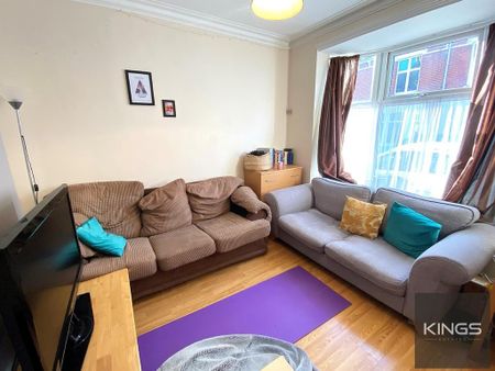 4 bedroom terraced house to rent - Photo 2