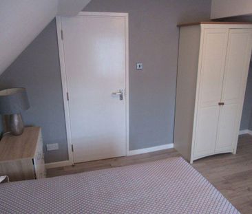 3 bedroom flat to rent - Photo 1