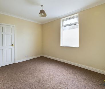 Wilding Road, Stoke-On-Trent ST6 8BA - Photo 6