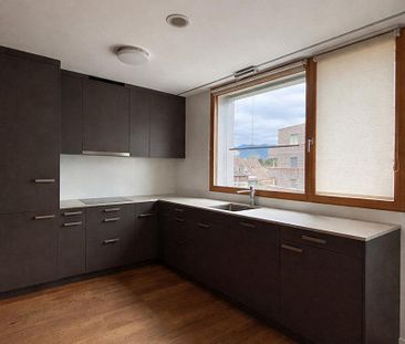 Moderne 3.5-Zimmer-Wohnung mit Weitsicht in der Überbauung Bommert - Photo 2