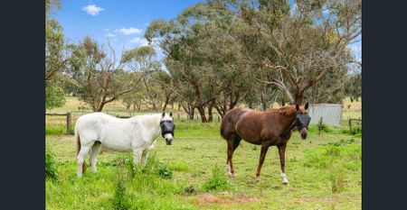The Dairy Cottage - Tranquility in Tyabb - FURNISHED - Photo 2