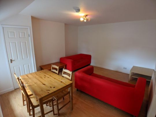 3 bedroom flat to rent - Photo 1