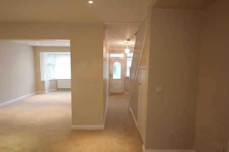 5 bedroom terraced house to rent - Photo 3