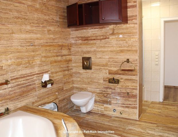 WOHNKOMFORT: Teilmöblierte 2-Zimmerwohnung mit Einbauküche und Balkon in Durlach - Photo 1