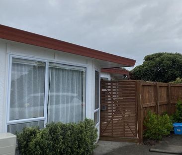 Convenient Bayfair Living - Photo 3