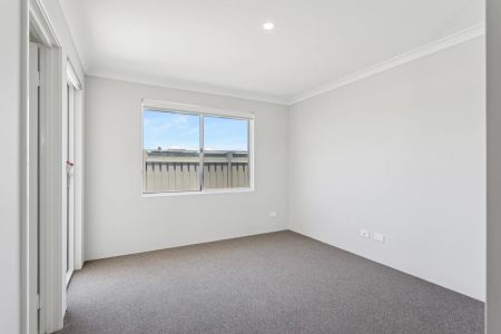 Brand new and available immediately - Photo 5