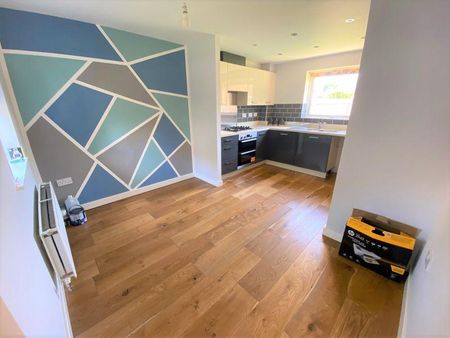 3 bedroom detached house to rent - Photo 3