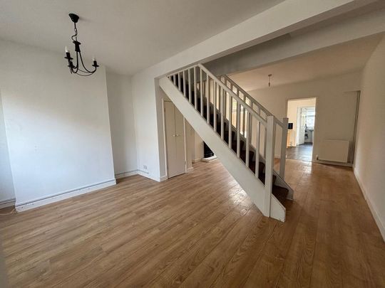 2 bedroom terraced house to rent - Photo 1