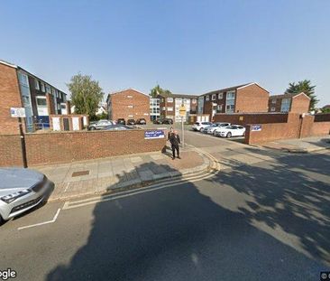 2 Bed Flat, Horsham Court, N17 - Photo 1