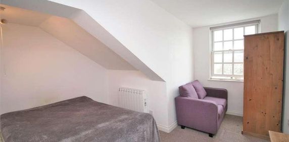 Woodside, Plymouth, PL4 - Photo 2