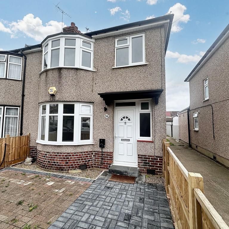 3 bedroom semi-detached house to rent - Photo 1