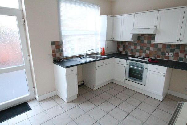 1 bedroom ground floor flat to rent - Photo 1