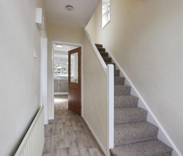 3 bedroom House To Let Total Size: 776 SQ FT - Photo 2