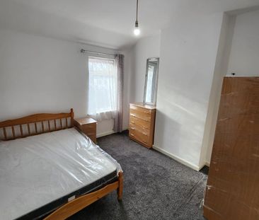 Room in a Shared House, Stratford Road, B11 - Photo 6