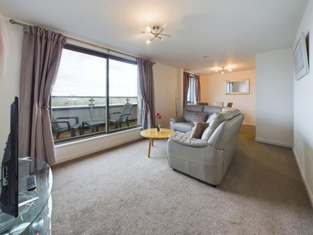 2 bedroom penthouse to rent - Photo 2
