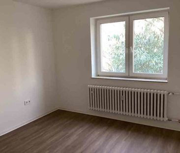 Endlich Zuhause: Frisch Sanierte, zentrale 2-Zimmer-Wohnung - Photo 1