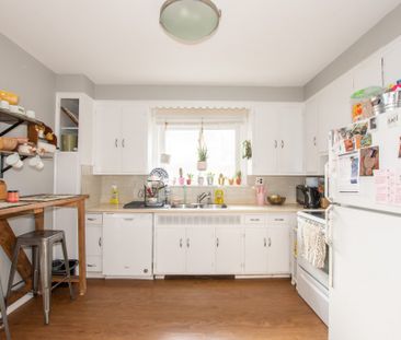 138 Haig St, St. Catharines - 3 Bedroom Main Unit - Photo 4